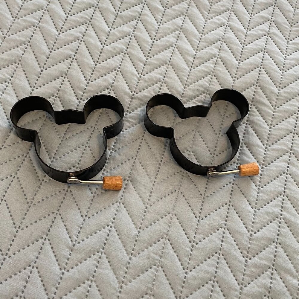 Disney Mickey Mouse Black Egg Pancake Metal Ring Mold Wood Handle Set of 2